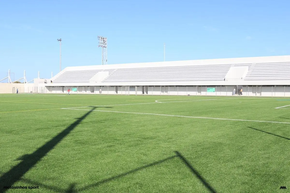 Campo de relva sintética do Complexo Desportivo Óscar Marques